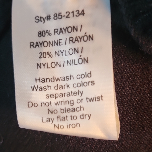 Black Ribbed Sleeveless Fitted Sweater Top - Picture 5 of 6